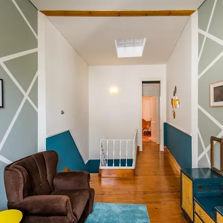 Lost :: Avenida House Πανσιόν 3*