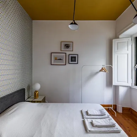 Lost :: Avenida House Lizbona