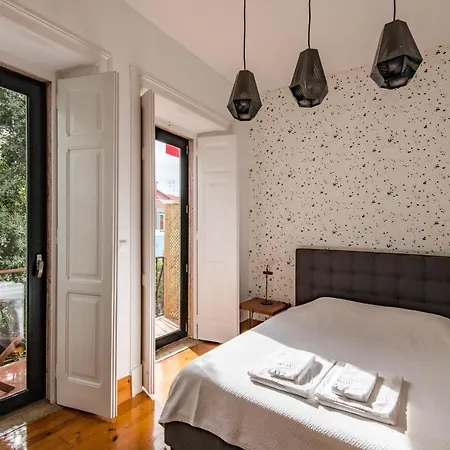 Lost :: Avenida House Guest house