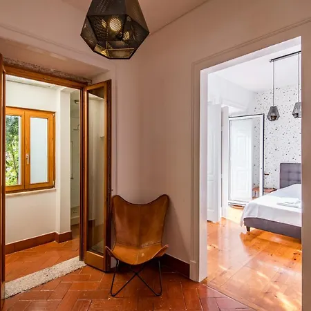 Lost :: Avenida House بيت ضيافة Lisboa