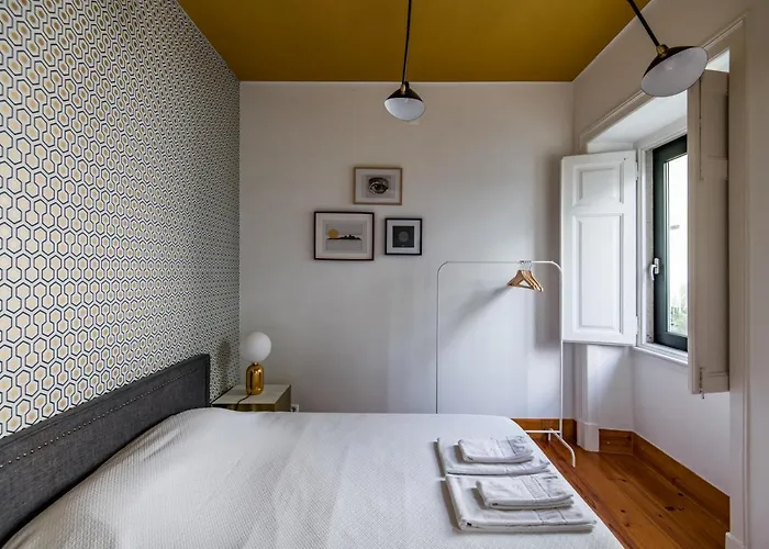 Lost :: Avenida House Lisboa